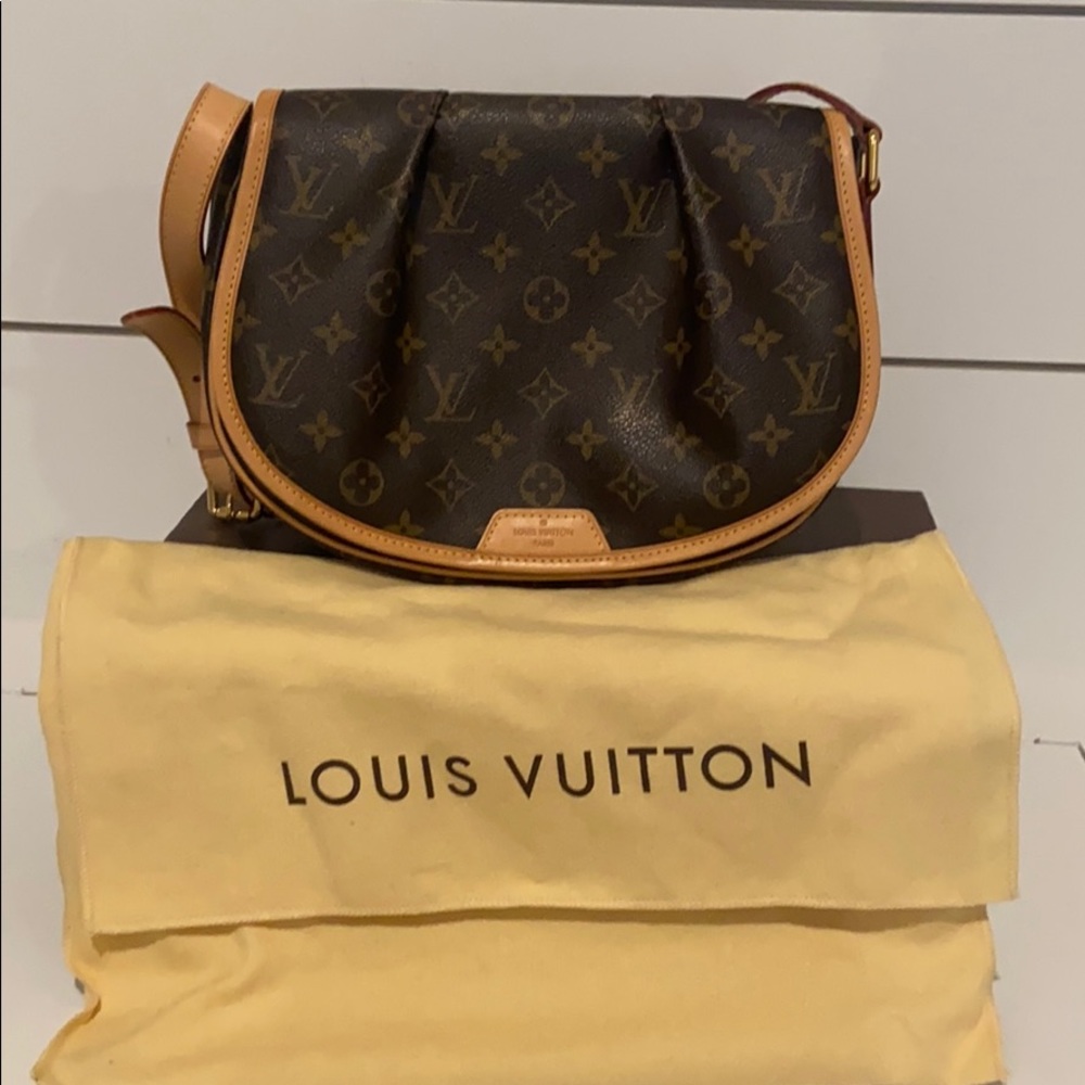 Authentic Louis Vuitton crossbody